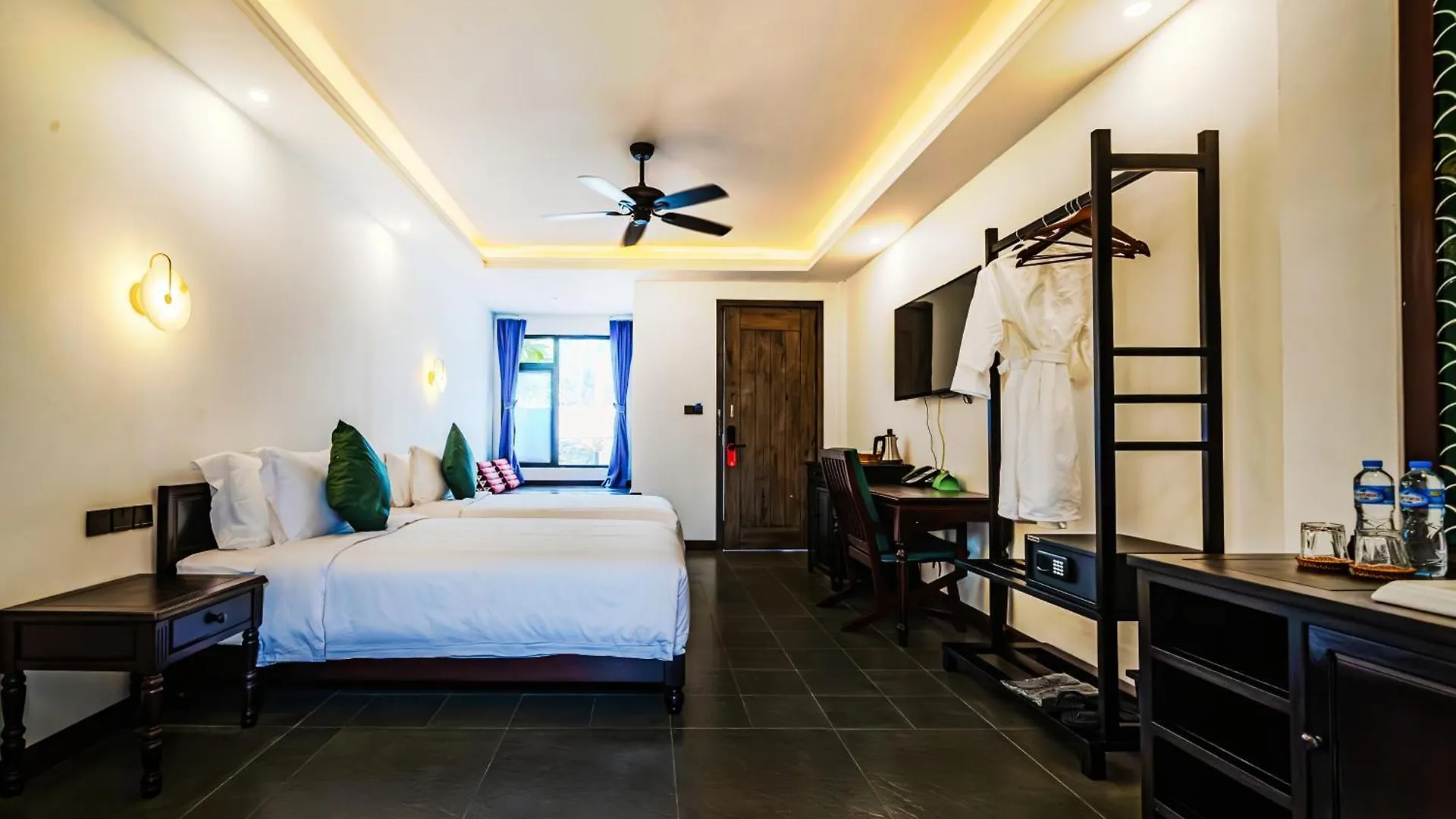 Manyo Hotel And Resort Luang Prabang 4*,