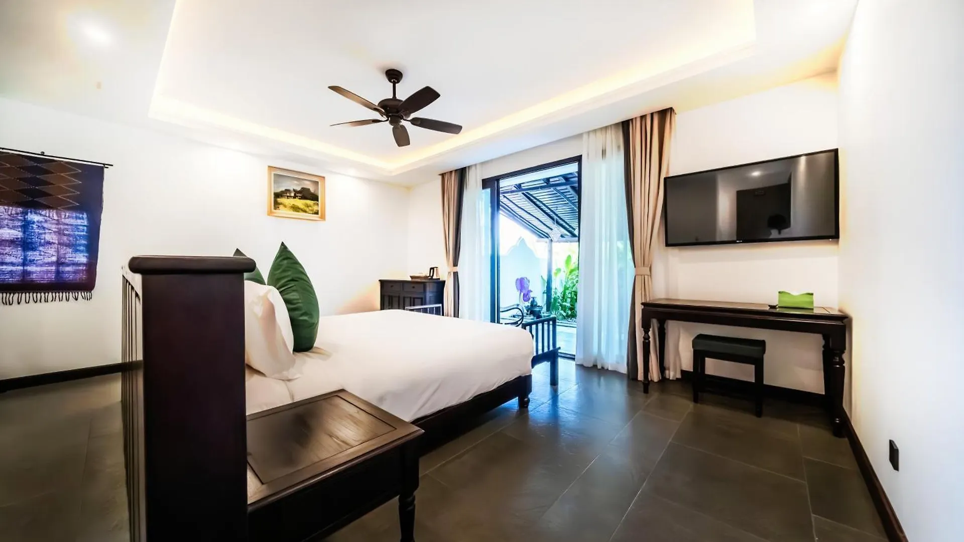Manyo Hotel And Resort Luang Prabang 4*,